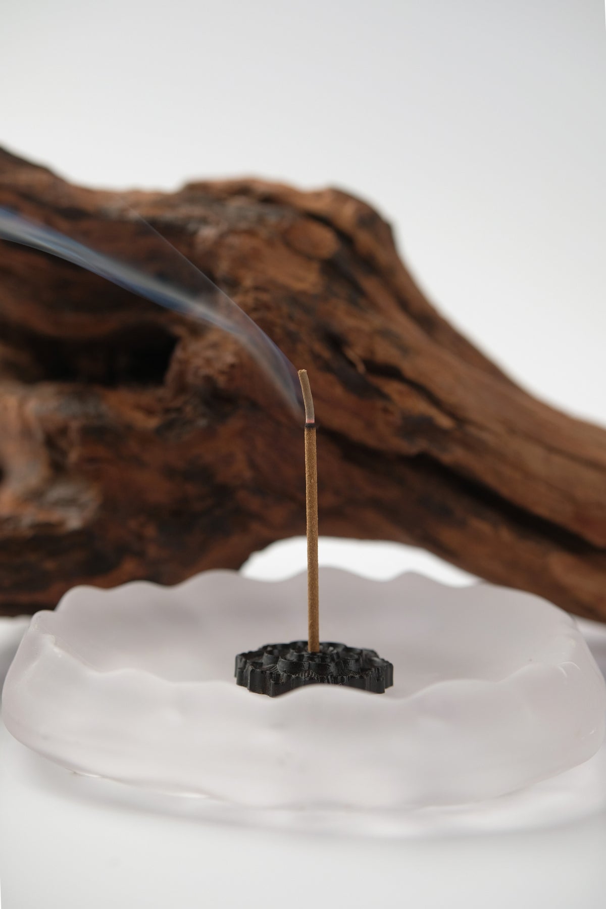 How to Choose Agarwood Incense for Beginners